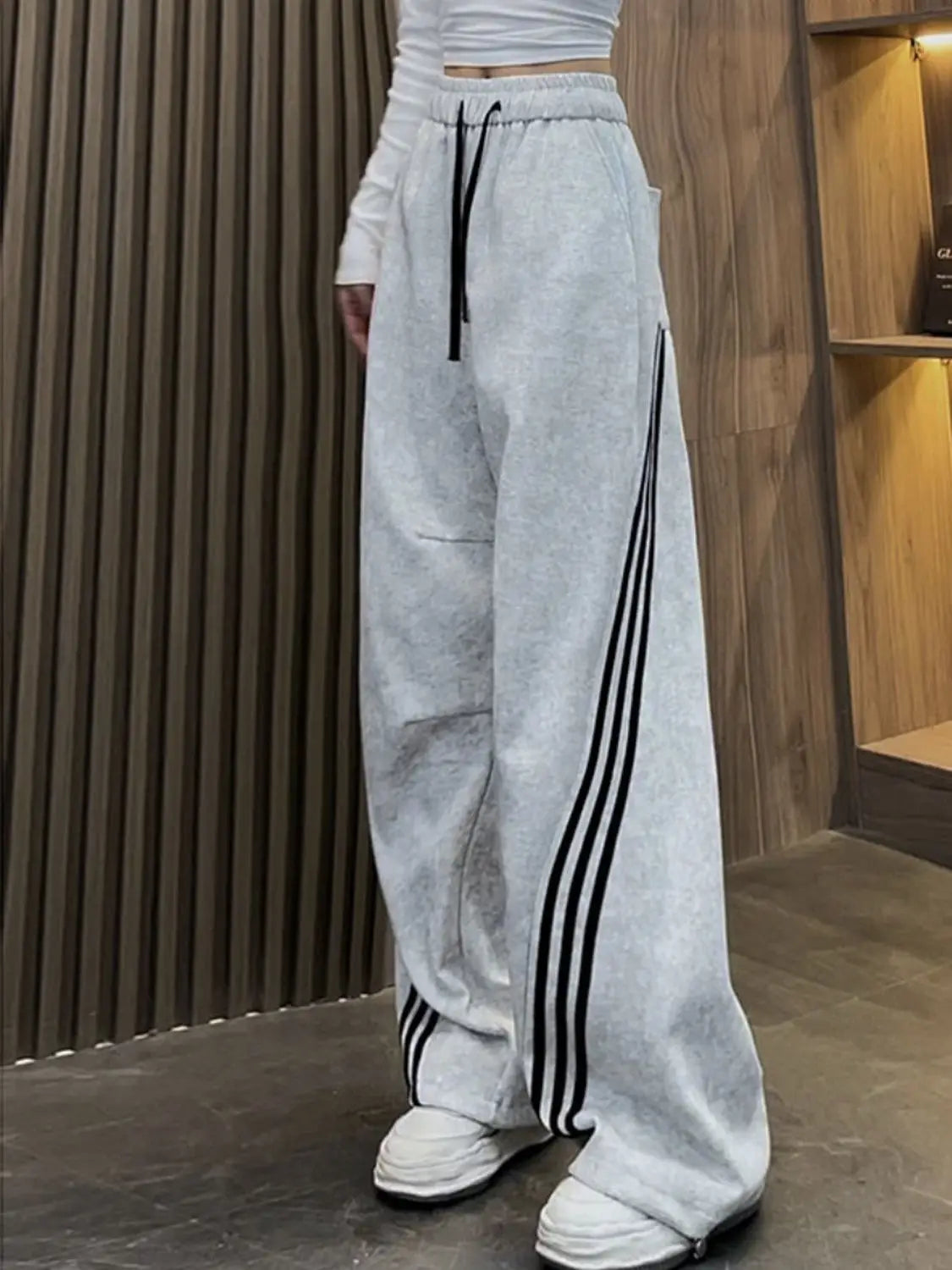 Taille élastique pantalons décontractés femmes automne nouveau trois rayures jambe large pantalons de survêtement polyvalent jambe droite longueur de plancher pantalon