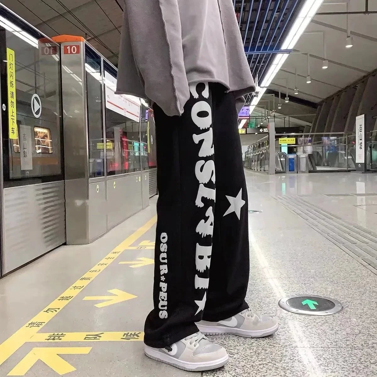 Nouveaux hommes pantalons de survêtement légers couleur unie Joggers impression hommes Baggy pantalon Streetwear pantalons longs hommes tendance polyvalent